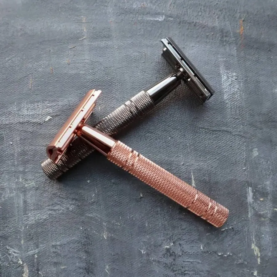 Double Edge Safety Razor - Metallic Black (5 Free Blades)