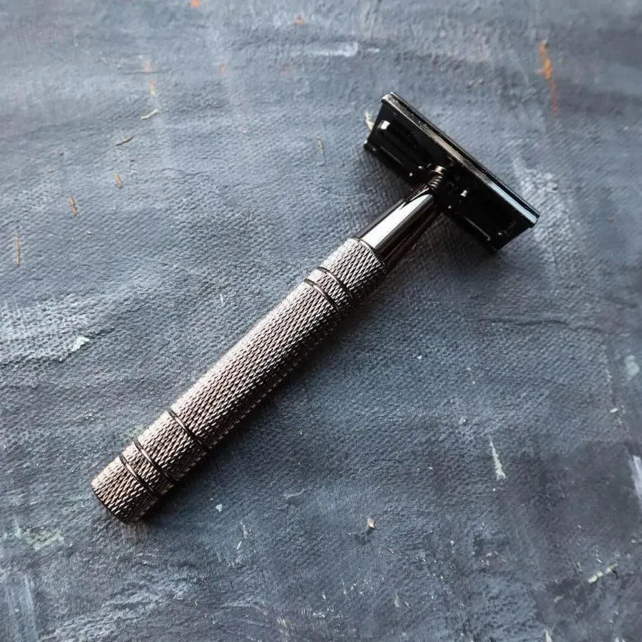 Double Edge Safety Razor - Metallic Black (5 Free Blades)