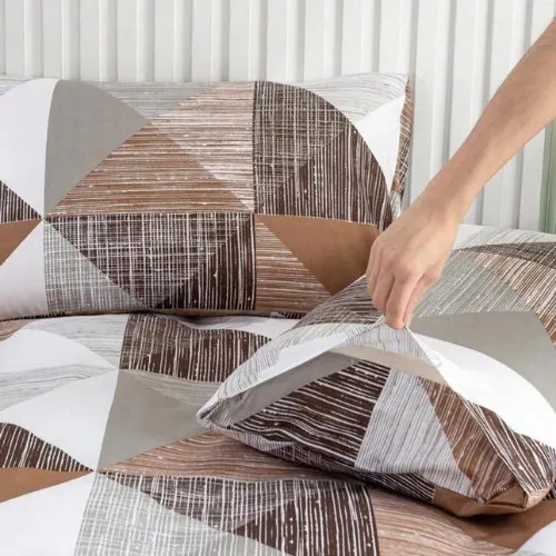 King Size 6 pieces bedding set , Simply geometric print, brown with grey.