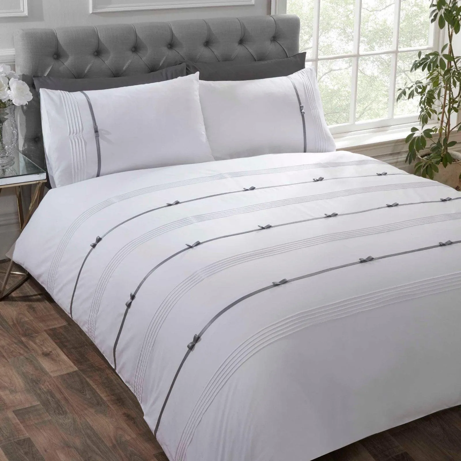 Pleats with Ribbon Bow Duvet Set